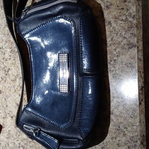 LIKE NEW GUESS PURSE